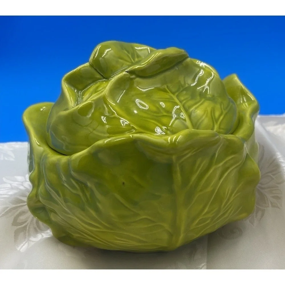 VINTAGE CERAMIC CABBAGE BOWL (HOLLAND MOLD) WITH LID AND SAUCER